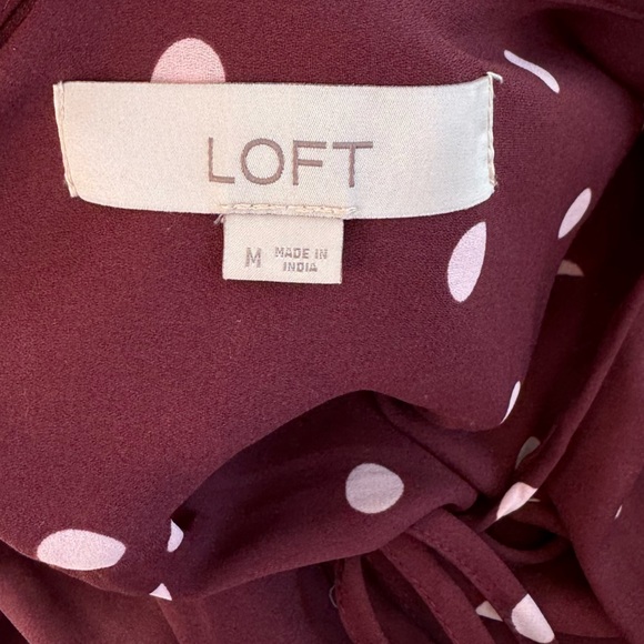 LOFT Polkadot dropped waste burgundy blouse size M tie neck - Picture 4 of 5